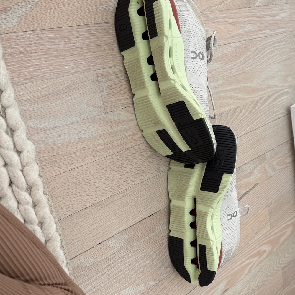 On cloud Running sneakers - Picture 4 of 6